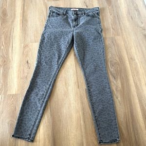 Johnny Was Grey Leopard Skinny Jean Size 28